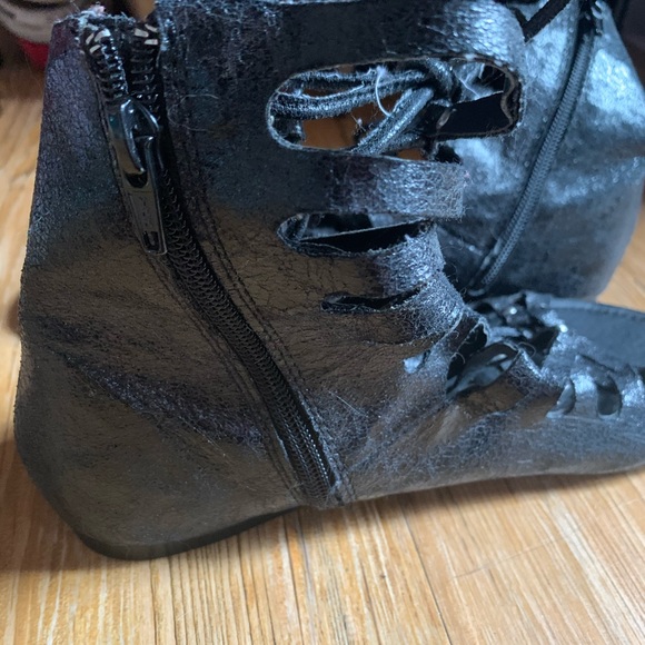 Black Gladiator Sandals Size 8 - Picture 3 of 3